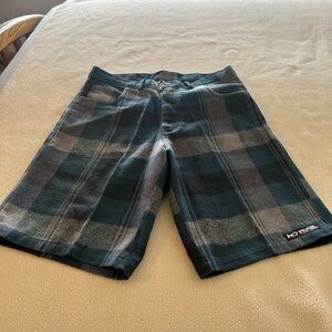 Vintage No Fear men’s plaid shorts. Blue. Size 33